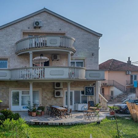 Apartments Vujosevic 蒂瓦特 外观 照片
