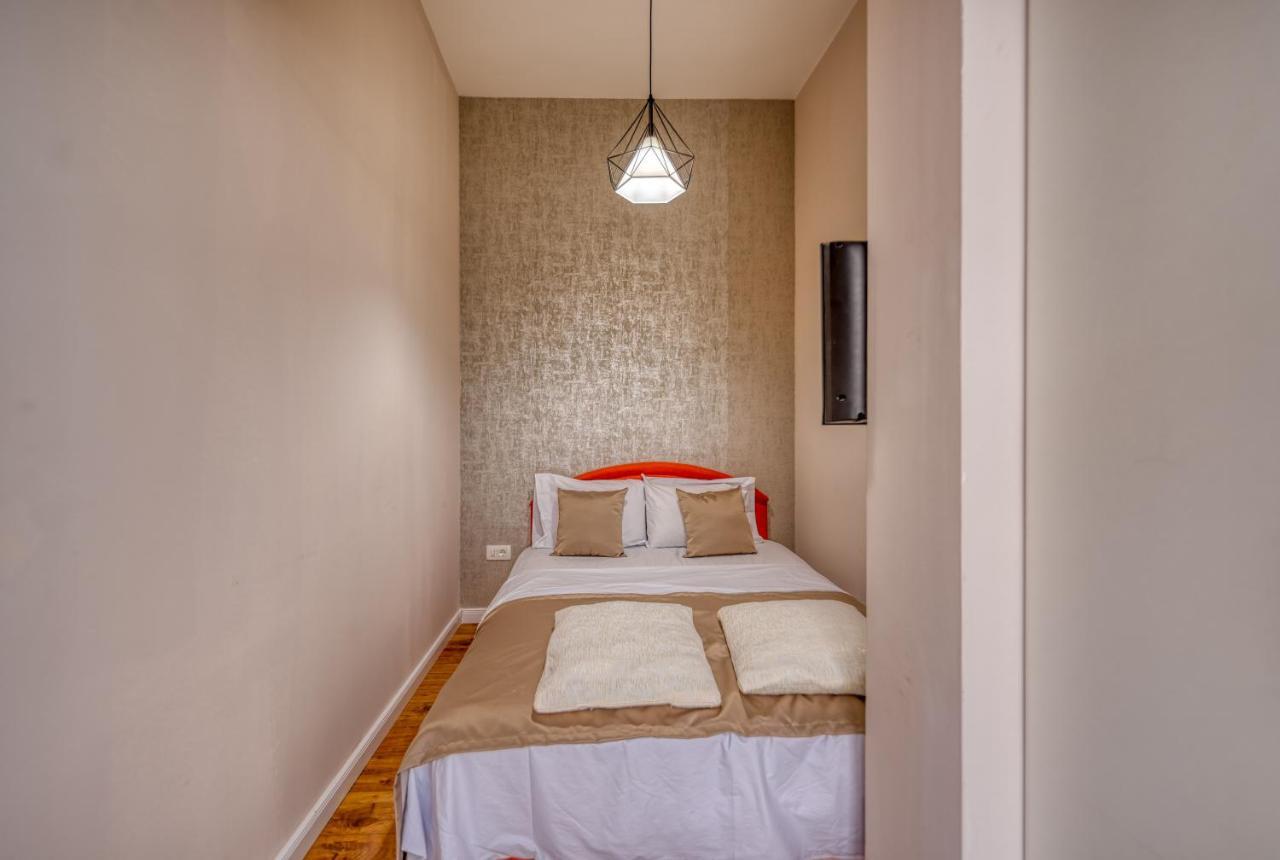 Apartments Vujosevic 蒂瓦特 外观 照片