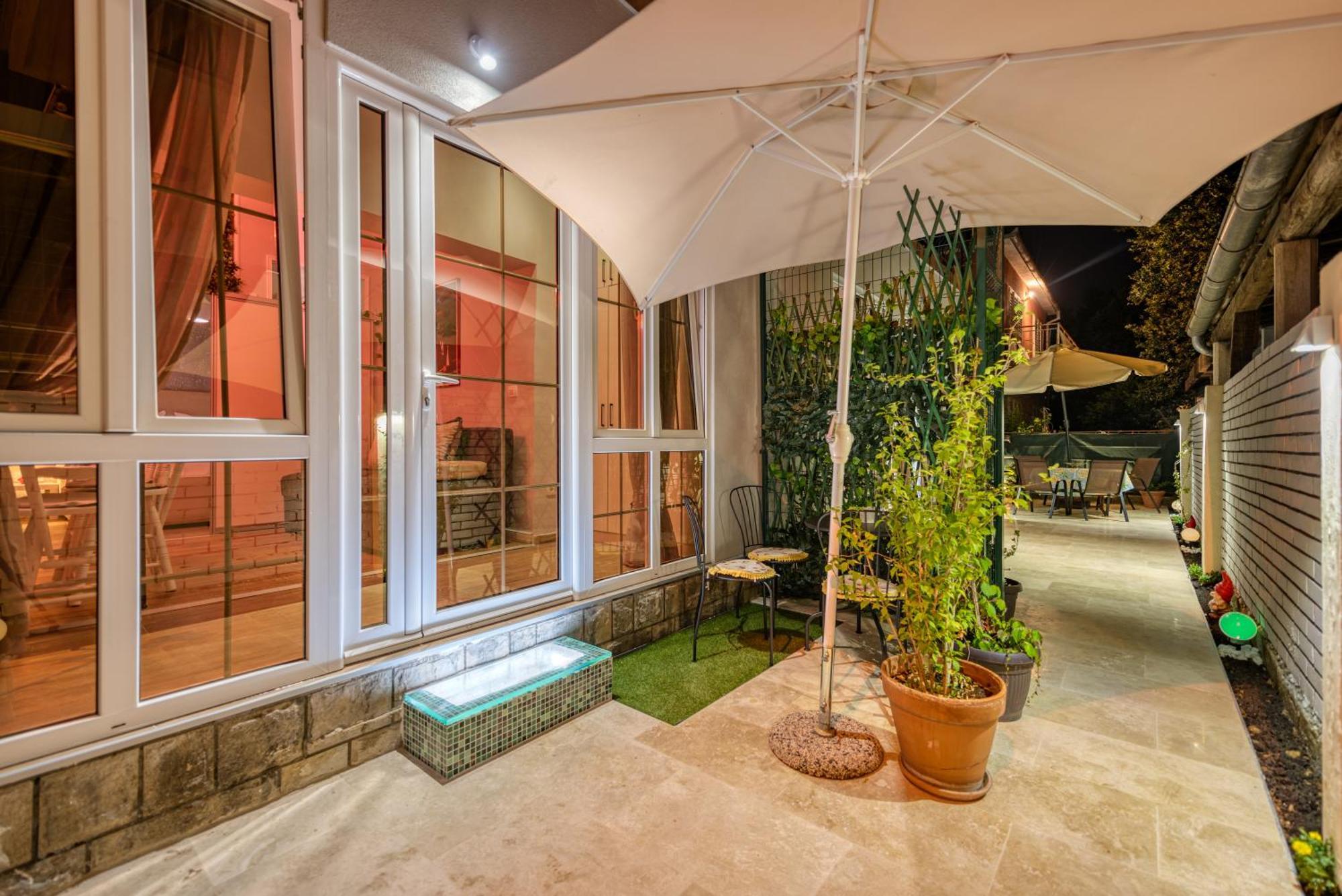Apartments Vujosevic 蒂瓦特 外观 照片